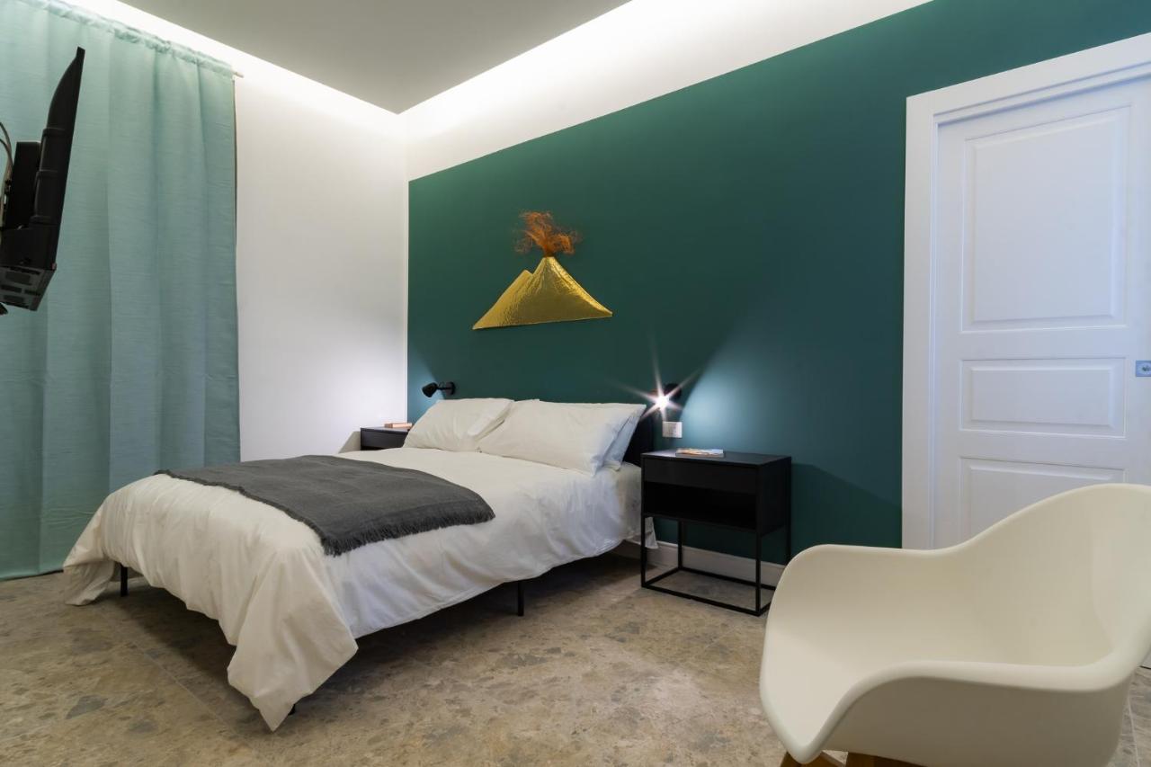 Naos Bed & Breakfast *